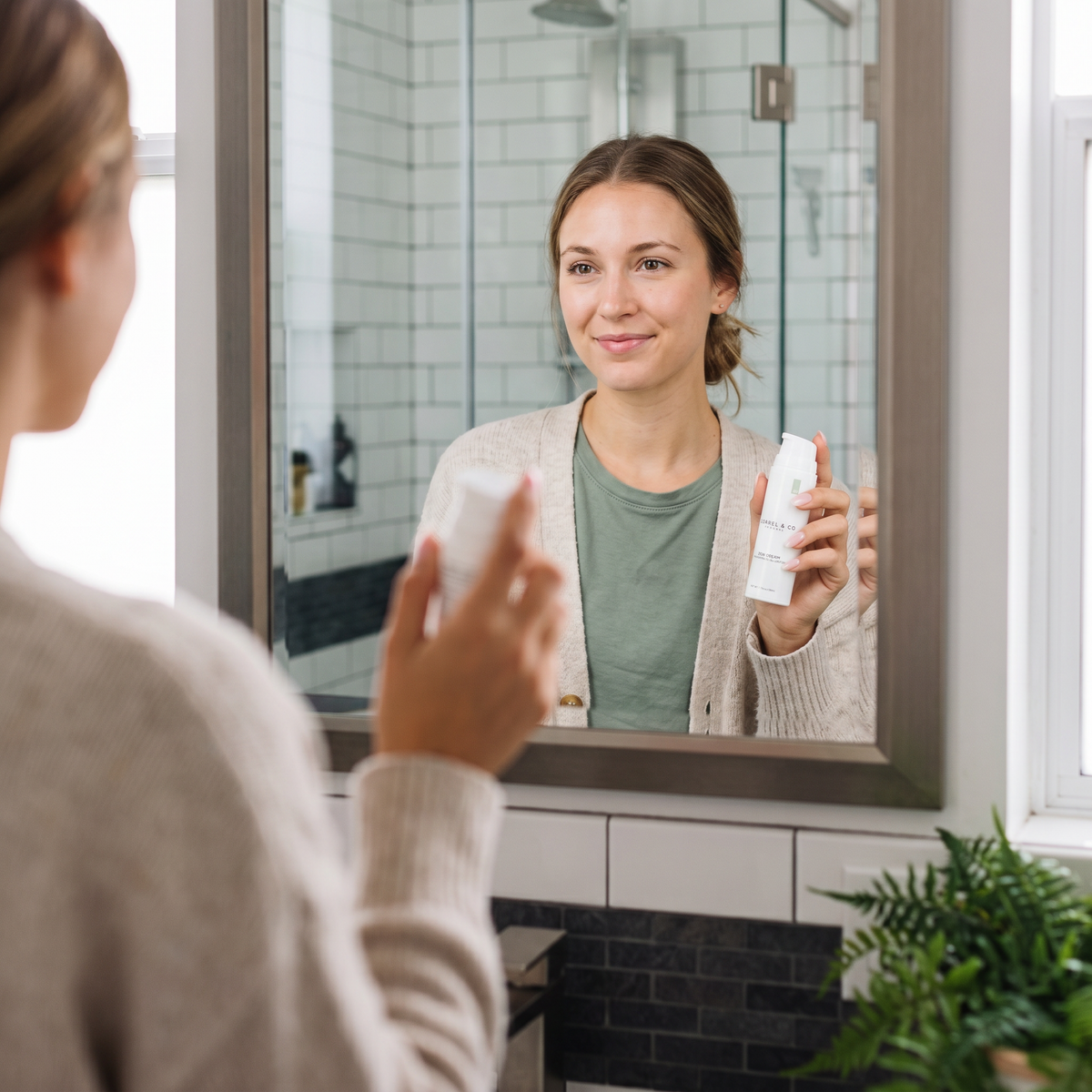 Dew Cream with Niacinamide & Allantoin in use